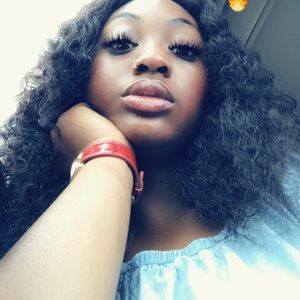 Meet your Posher, Roquita